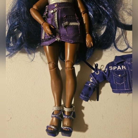 Rainbow High Indigo Krystal Bailey Doll With Outfit - Picture 4 of 6